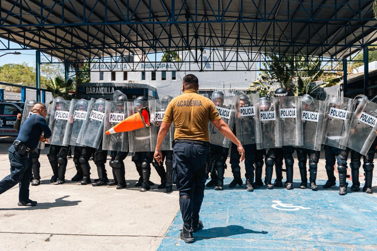 MANDOS DE LA POLICÍA MUNICIPAL DE LOS CABOS SON CAPACITADOS EN CURSO DE FORMACIÓN CONTINUA