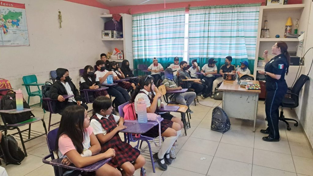 PREVIENEN DELITOS CIBERNÉTICOS EN CENTROS EDUCATIVOS DEL ESTADO