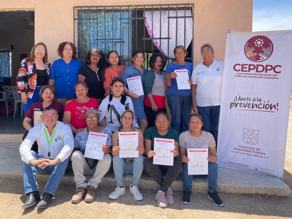 CULMINAN INTEGRANTES DE REDES MUCPAZ TALLER DE HUERTOS ORGÁNICOS