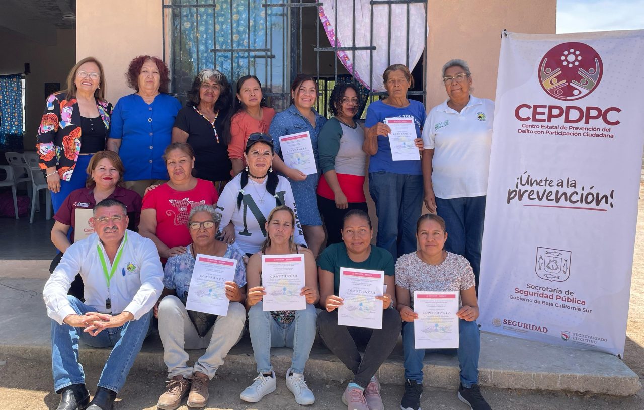 CULMINAN INTEGRANTES DE REDES MUCPAZ TALLER DE HUERTOS ORGÁNICOS