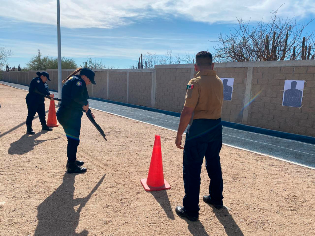 CAPACITAN A MANDOS OPERATIVOS EN TEMAS DE CUSTODIA PENITENCIARIA
