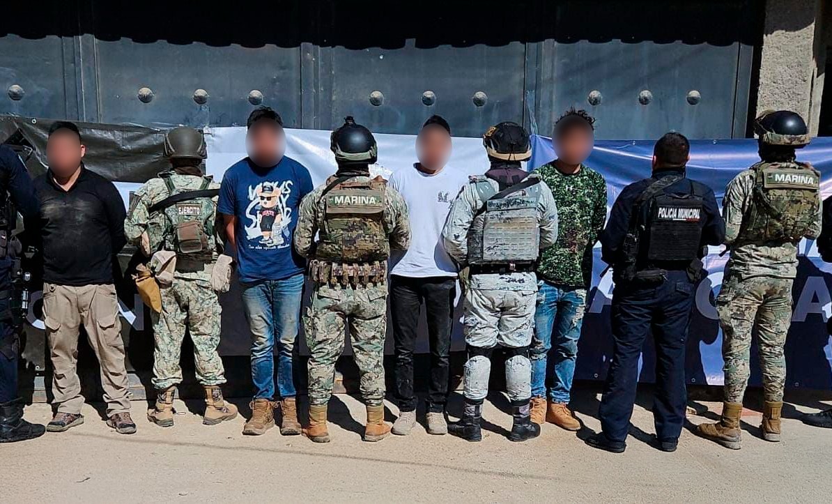 EN OPERATIVOS CONJUNTOS ASEGURAN A SEIS PERSONAS, UNO PRÓFUGO DE LA JUSTICIA