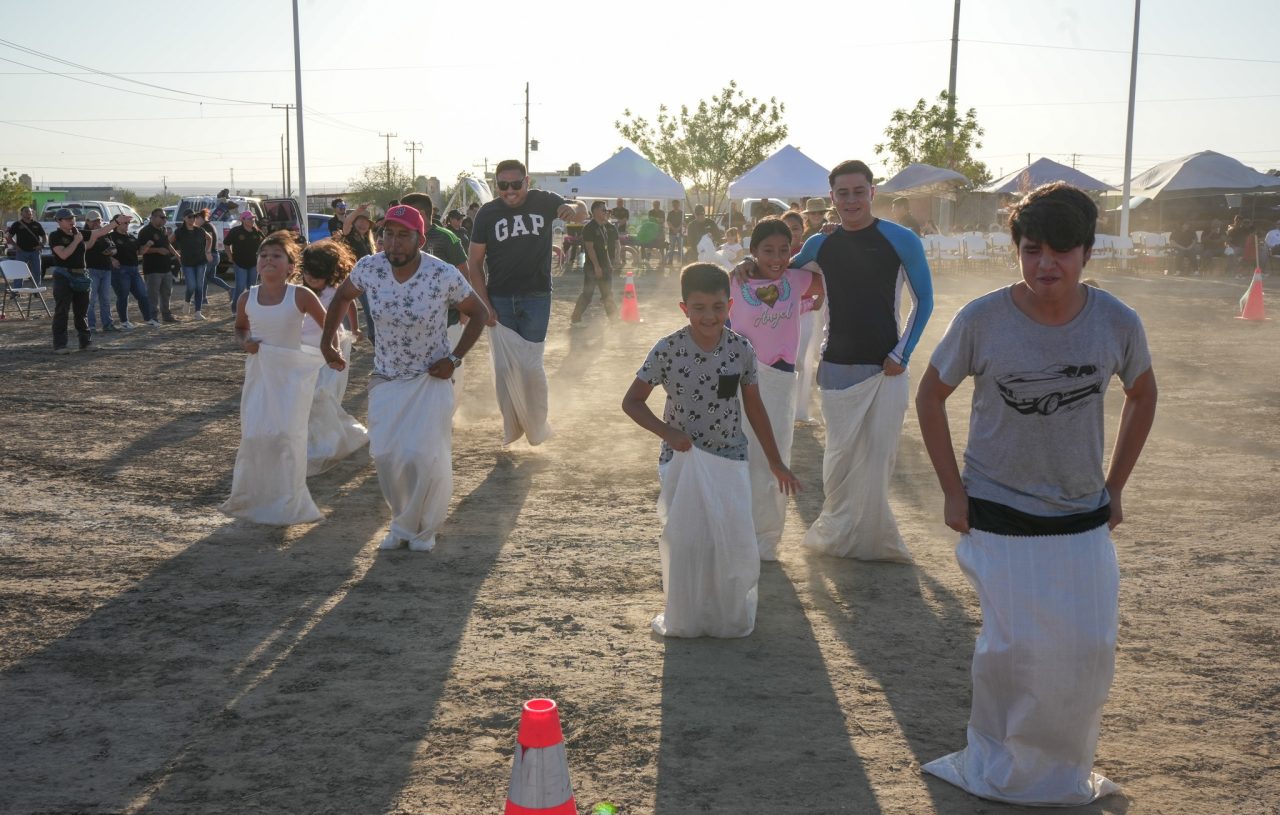 CELEBRA GRUPOS DE AMIGOS DEL BIENESTAR DE LA SSPE A PADRES DE LA COLONIA VALLE DORADO