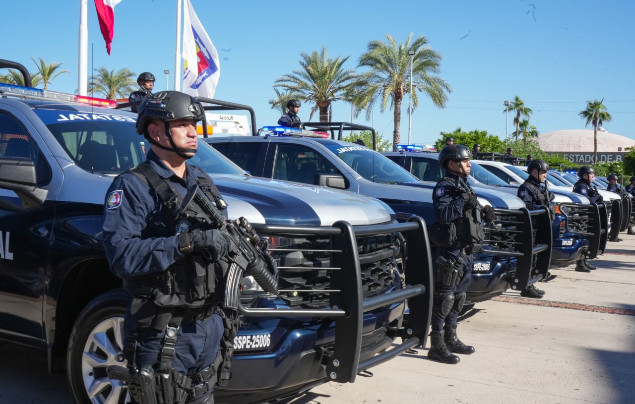 SE REFUERZA PARQUE VEHICULAR CON ENTREGA DE UNIDADES PARA ÁREAS OPERATIVAS DE LA SSPE