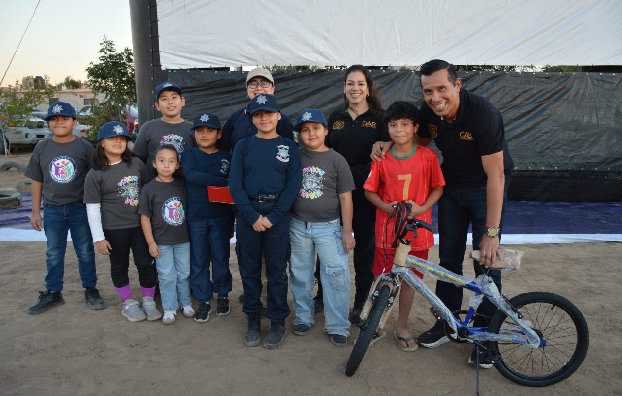 REALIZA GRUPO DE AMIGOS DEL BIENESTAR DE LA SSPE POSADA NAVIDEÑA EN LA COLONIA VALLE DORADO