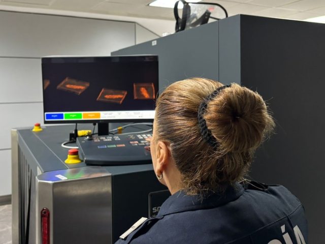 DURANTE ACCIONES OPERATIVAS RESULTARON PERSONAS DETENIDAS, VEHÍCULOS Y DROGA ASEGURADAS.