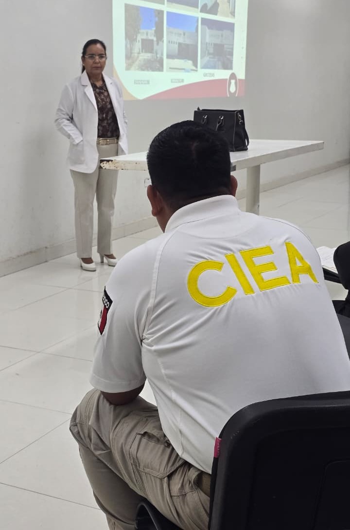 CAPACITAN A PERSONAL DEL DESMA Y CIEA EN MANEJO DE CONDUCTAS SUICIDAS