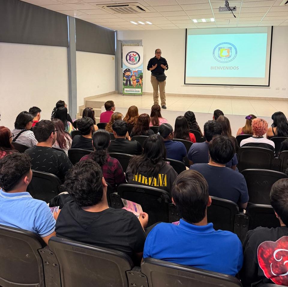 BRINDA PROXIMIDAD SOCIAL PONENCIA PARA LA PROTECCIÓN DE LAS INFANCIAS A ALUMNOS DE LA UABCS